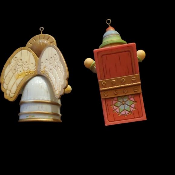 Hallmark Yesteryears Retired Ornament - Picture 2 of 4